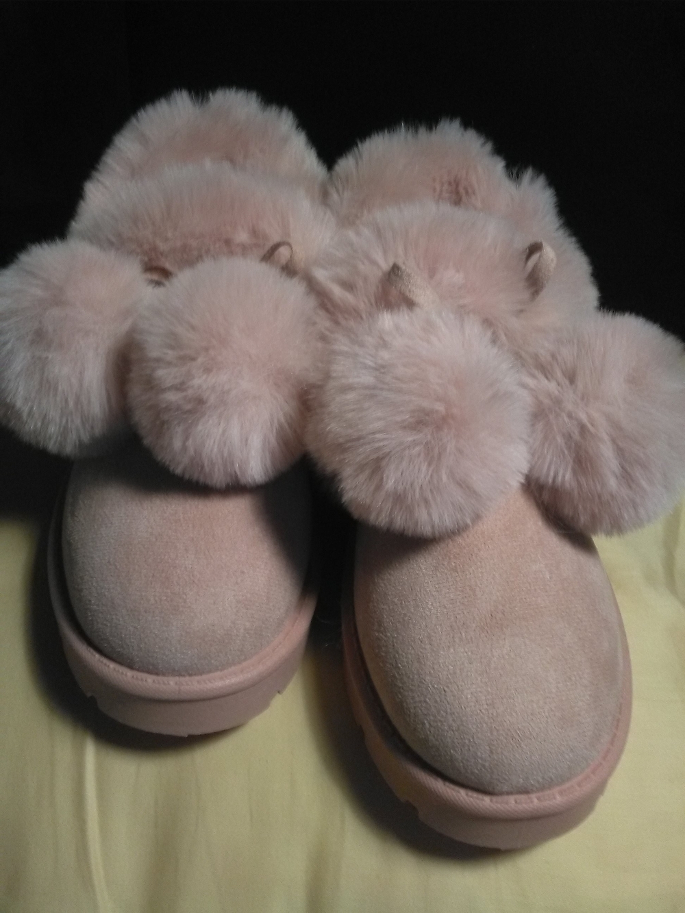 NWOT CARLKARIDA Cozy Pom Pom Suede Slip-On Slippers Blush Pink SZ.7 SO SOFT 🔥